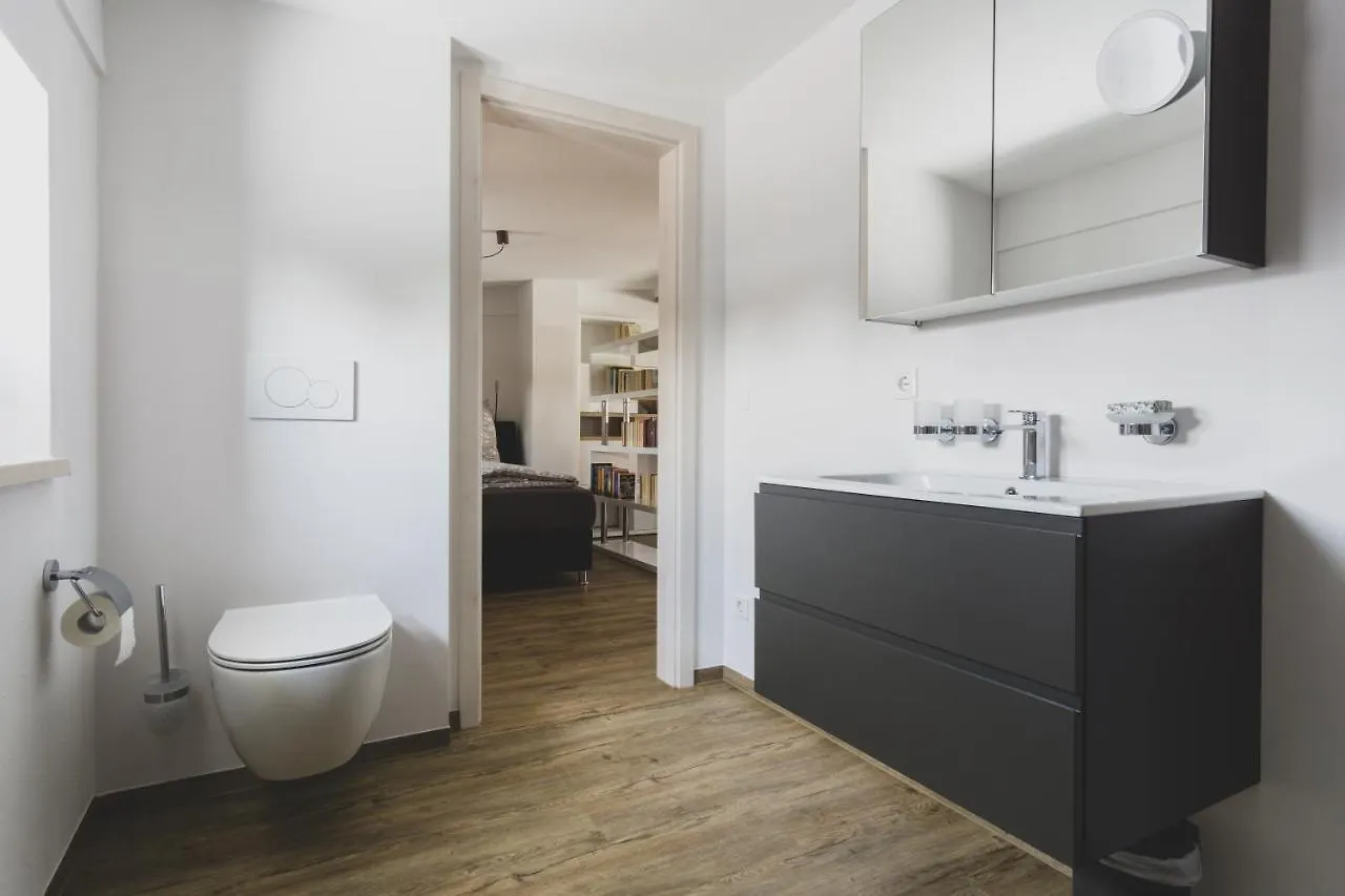 דירה Tacherting Modernes Loft Vor Den Toren Des Chiemgaus גרמניה