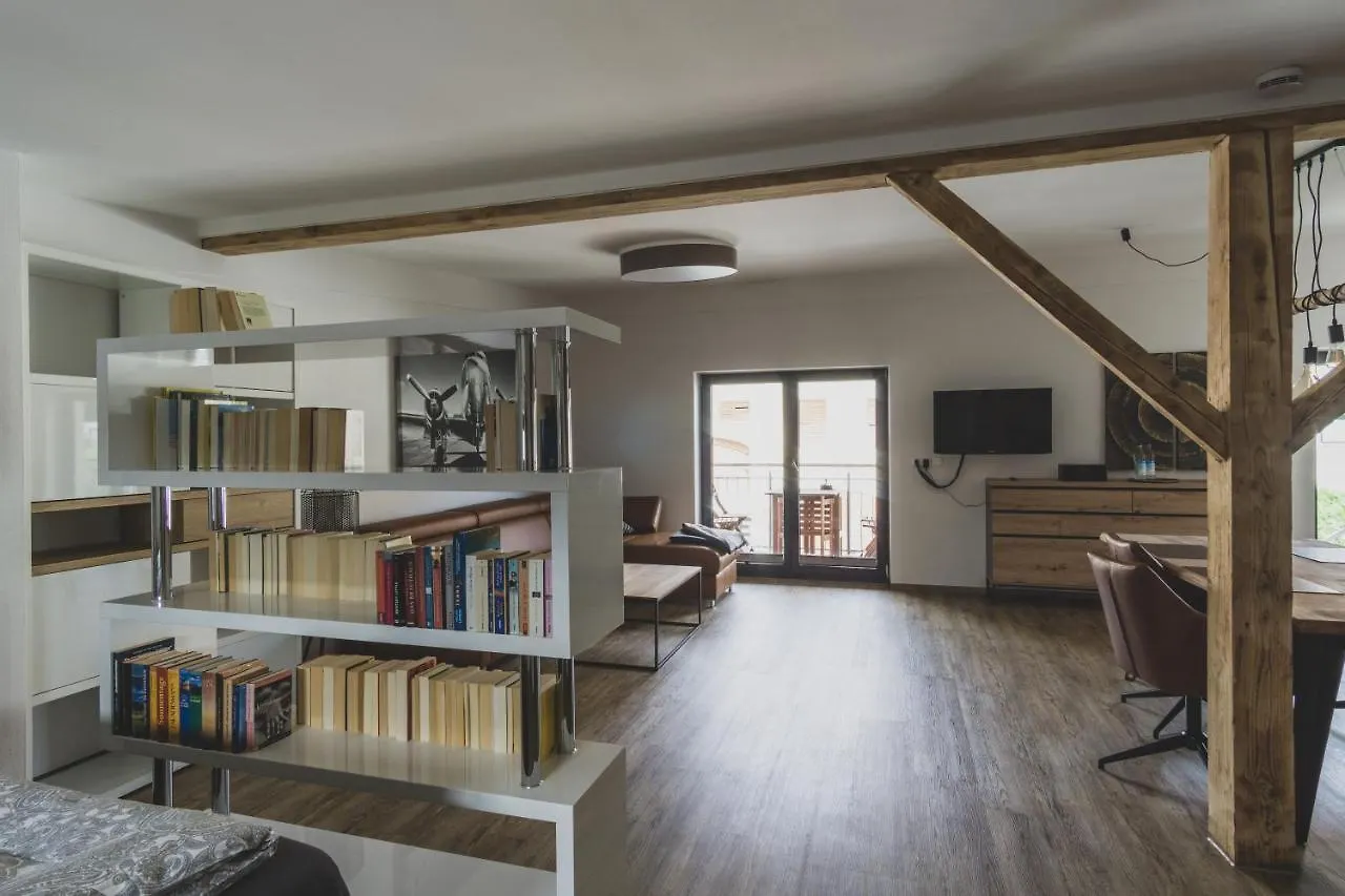 Tacherting Modernes Loft Vor Den Toren Des Chiemgaus דירה