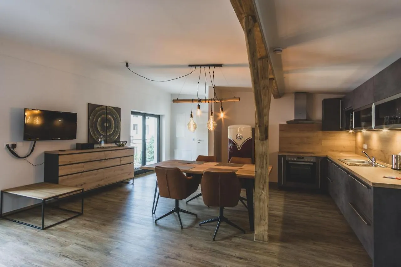 דירה Tacherting Modernes Loft Vor Den Toren Des Chiemgaus גרמניה