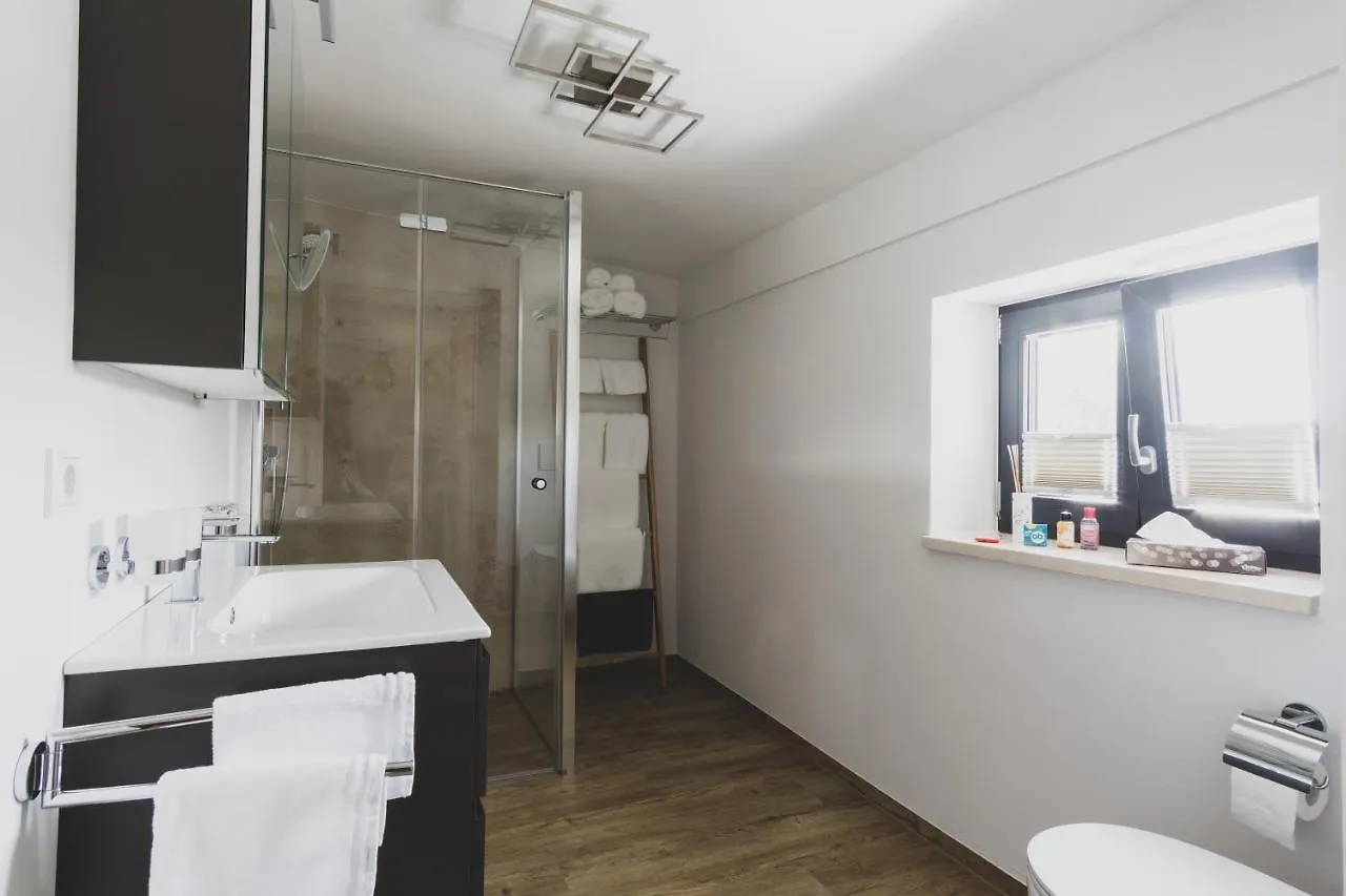 Tacherting Modernes Loft Vor Den Toren Des Chiemgaus דירה